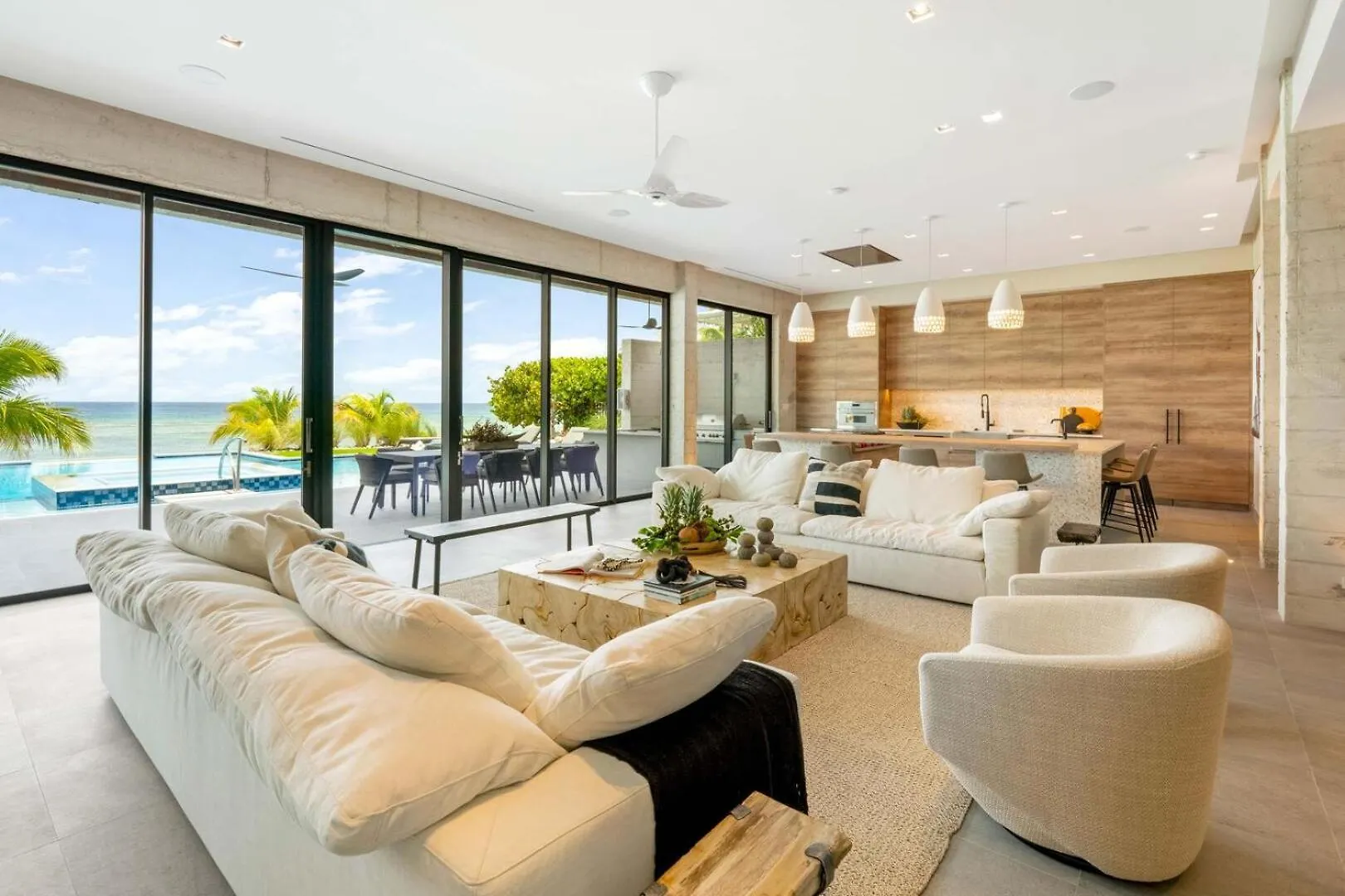 Bella Rocca - Luxurious Ocean Estate With Private Pool, Heated Spa, & Designer Interiors Gun Bay 0*,