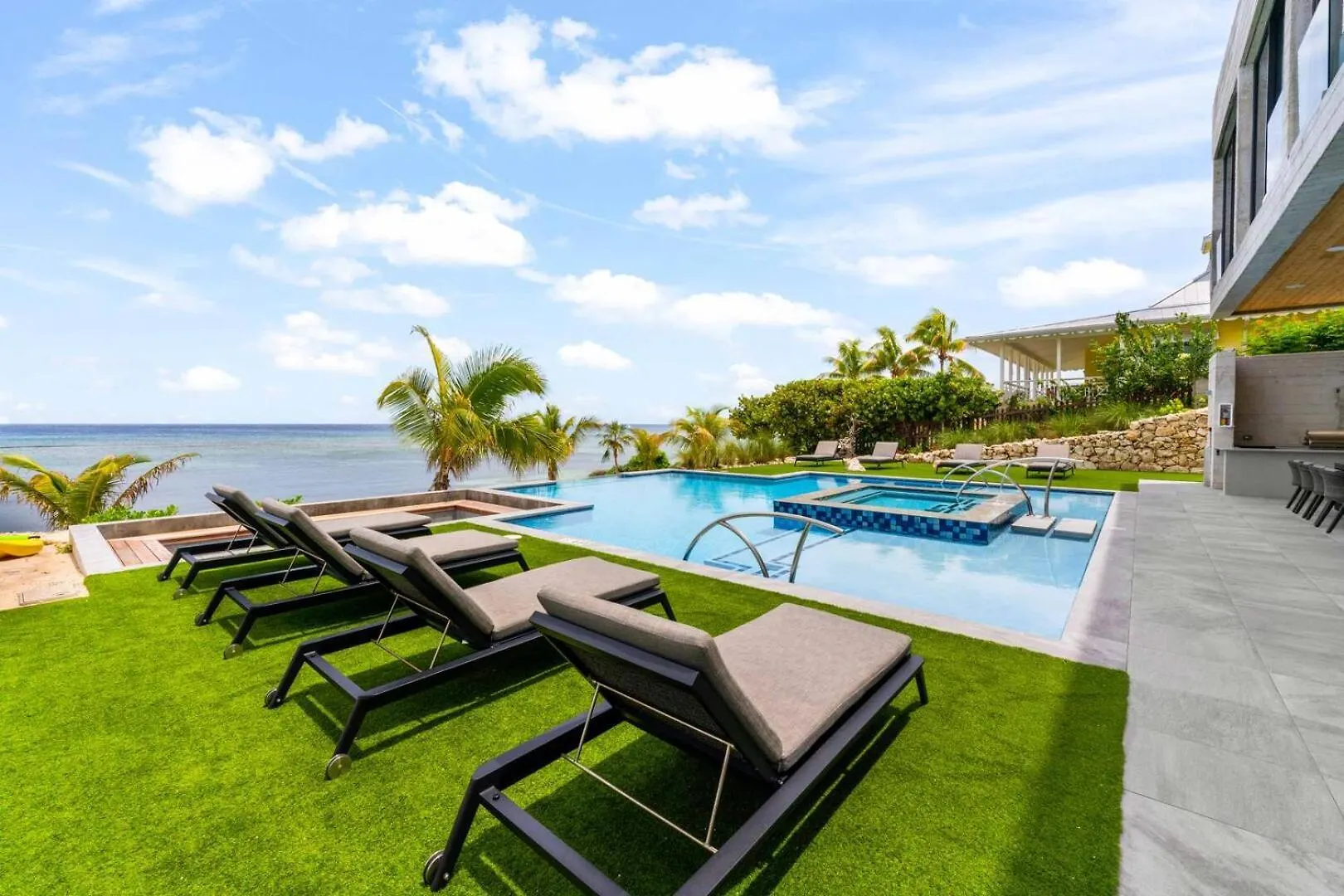 Bella Rocca - Luxurious Ocean Estate With Private Pool, Heated Spa, & Designer Interiors Gun Bay 0*,  Cayman Adaları